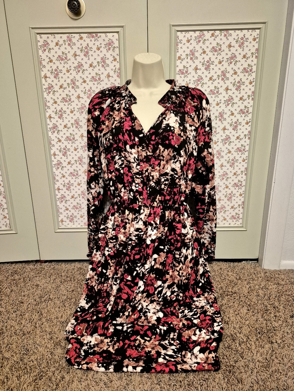 Elizabeth and James Black Dress with Red and Pink Floral Print Size S